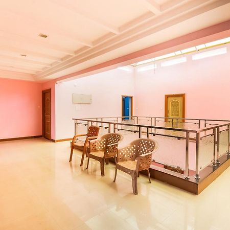 Oyo 62964 Hotel Vandana Grand Нелур Екстериор снимка