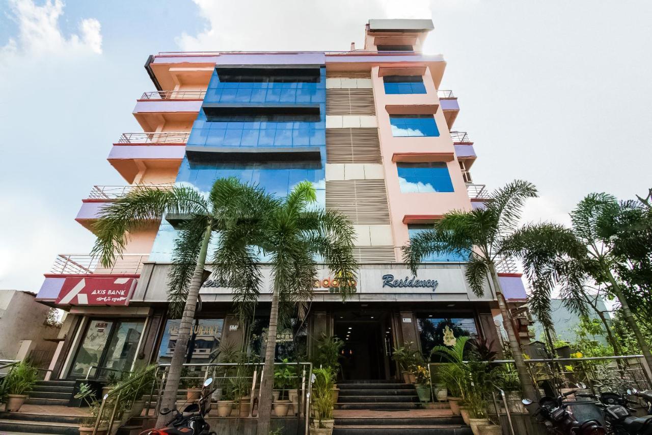 Oyo 62964 Hotel Vandana Grand Нелур Екстериор снимка